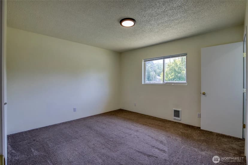 Property photo for 1813 Harding Road, Aberdeen photo 15