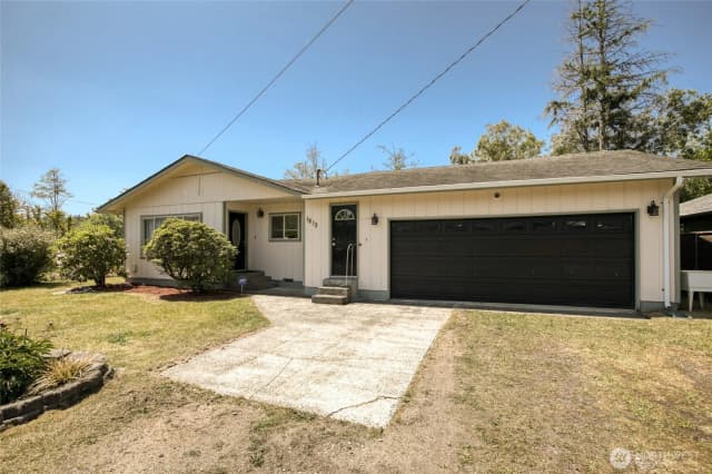 Property photo for 1813 Harding Road, Aberdeen