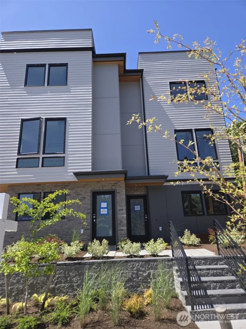 Property photo for 4521 A Bagley Avenue N, Seattle photo 2