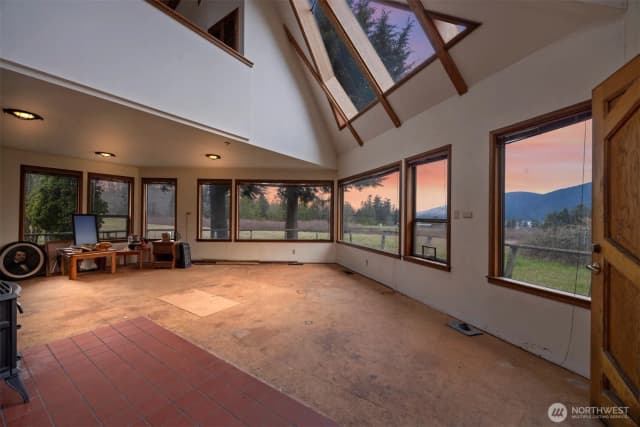 Property photo for 6571 West Shore Drive, Anacortes photo 5