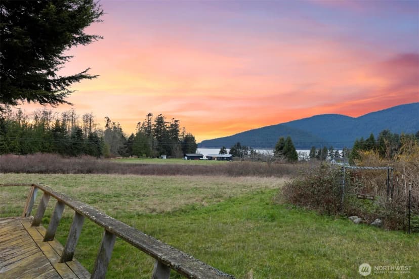 Property photo for 6571 West Shore Drive, Anacortes photo 7