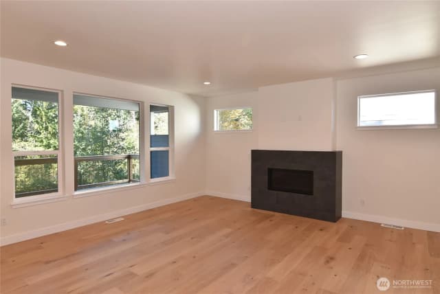 Property photo for 1103 Whidbey Street, Bellingham photo 2