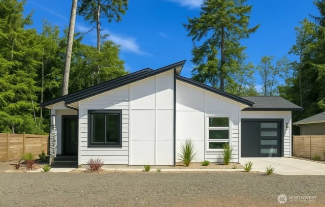 Property photo for 366 Lake View Loop Ne, Ocean Shores