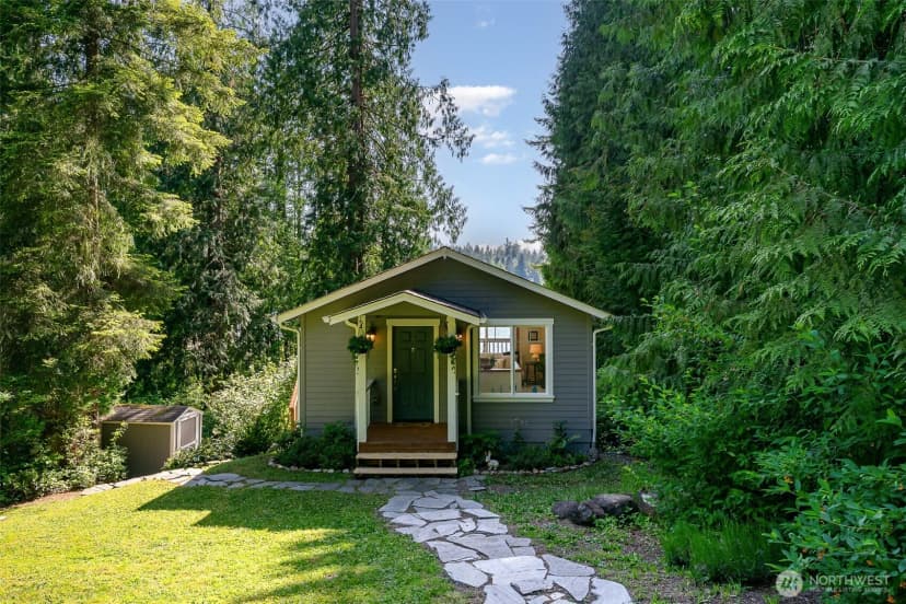 Property photo for 11009 E Lake Joy Drive Ne, Carnation