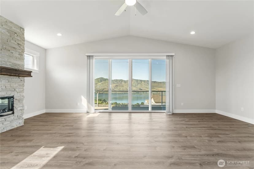 Property photo for 200 Pinnacle Place, Chelan photo 12