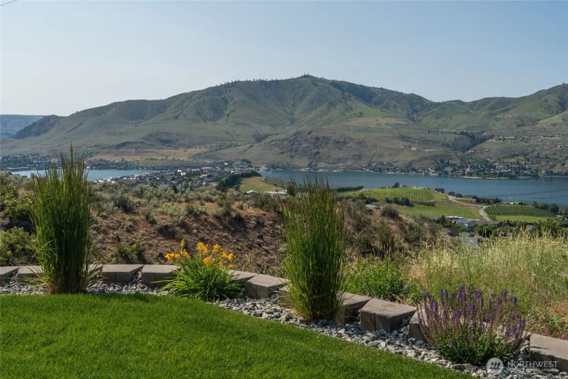 Property photo for 200 Pinnacle Place, Chelan photo 2