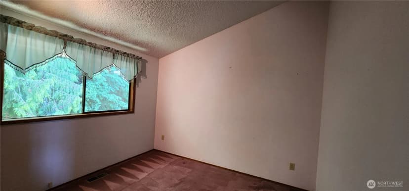 Property photo for 10622 44 Avenue Se, Everett photo 26