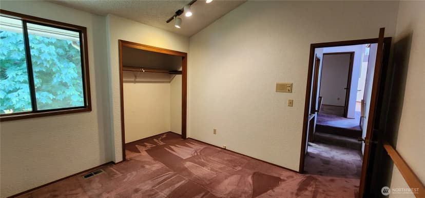 Property photo for 10622 44 Avenue Se, Everett photo 27
