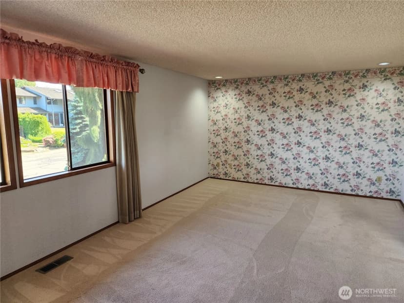 Property photo for 10622 44 Avenue Se, Everett photo 20