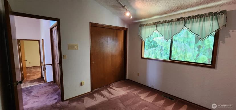 Property photo for 10622 44 Avenue Se, Everett photo 25