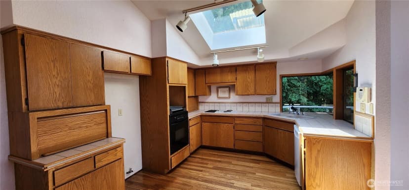 Property photo for 10622 44 Avenue Se, Everett photo 15