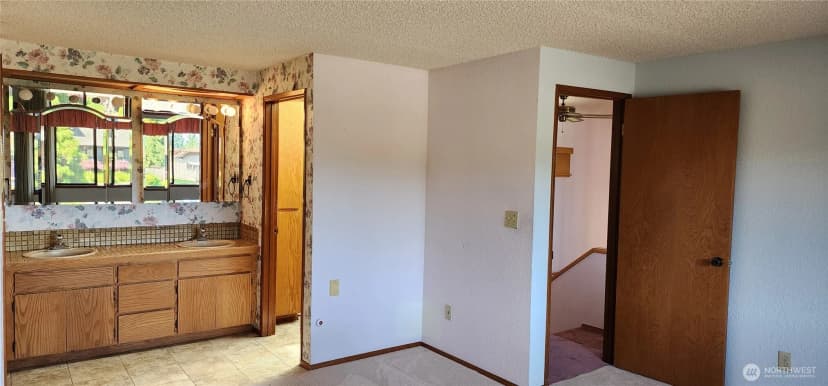 Property photo for 10622 44 Avenue Se, Everett photo 22