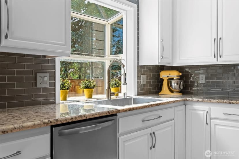 Property photo for 8425 Smugglers Cove Lane Sw, Mukilteo photo 15