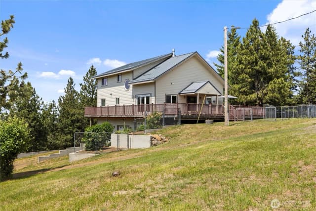 Property photo for 6379 Lewis Peak Road, Waitsburg photo 2