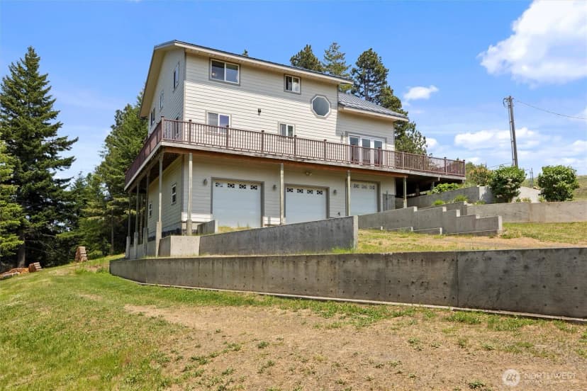 Property photo for 6379 Lewis Peak Road, Waitsburg photo 3