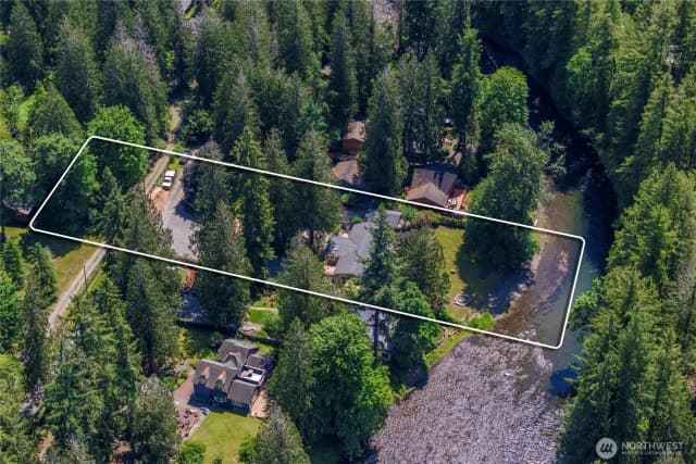 Property photo for 24345 252nd Avenue Se, Maple Valley photo 2