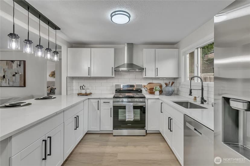 Property photo for 10209 65th Avenue S, Seattle photo 15