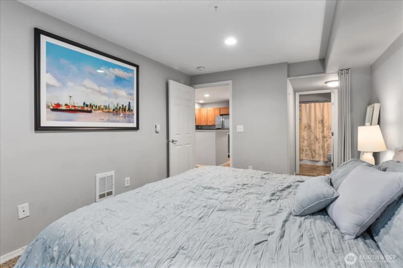 Property photo for 3318 30th Avenue Sw #b402, Seattle photo 17