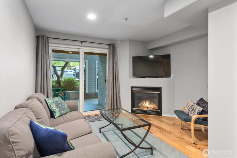 Property photo for 3318 30th Avenue Sw #b402, Seattle photo 7