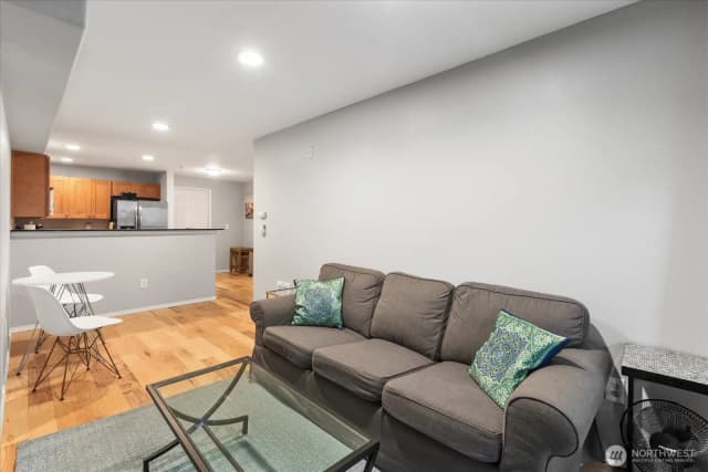 Property photo for 3318 30th Avenue Sw #b402, Seattle photo 5
