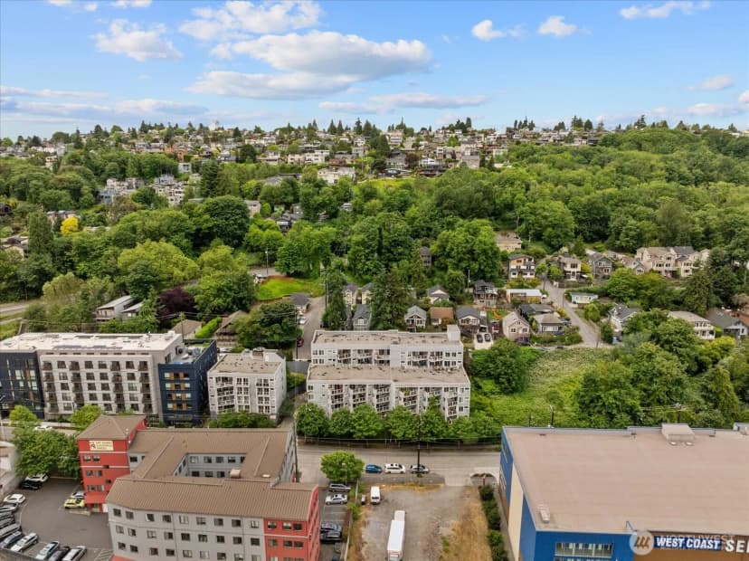 Property photo for 3318 30th Avenue Sw #b402, Seattle photo 30