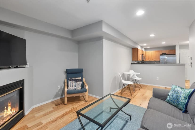 Property photo for 3318 30th Avenue Sw #b402, Seattle photo 6