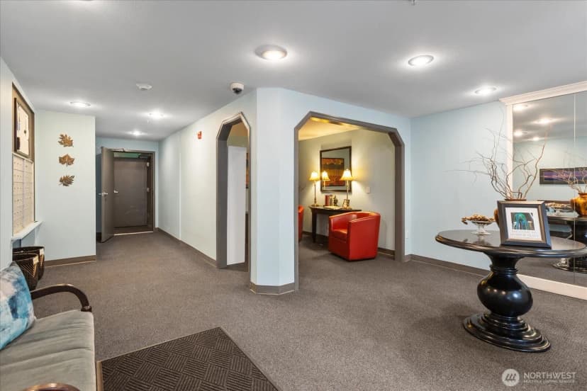 Property photo for 3318 30th Avenue Sw #b402, Seattle photo 26