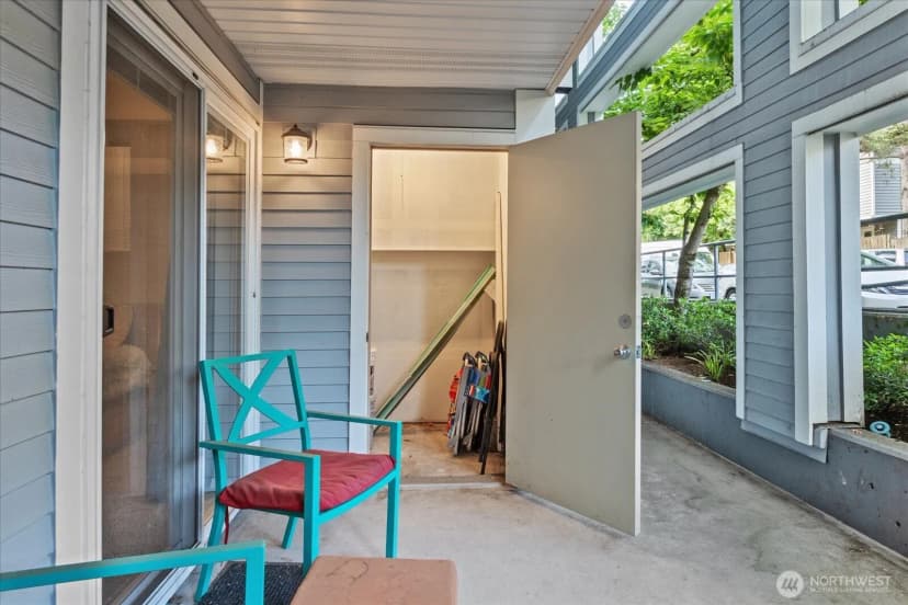 Property photo for 3318 30th Avenue Sw #b402, Seattle photo 23