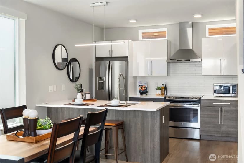 Property photo for 7023 A 35th Avenue Ne, Seattle photo 13