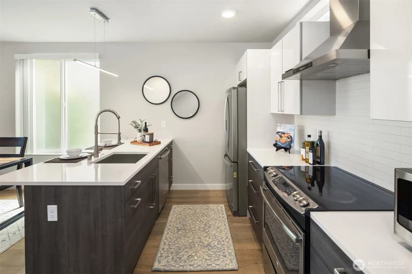 Property photo for 7023 A 35th Avenue Ne, Seattle photo 18
