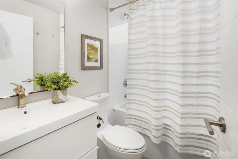 Property photo for 7023 A 35th Avenue Ne, Seattle photo 6