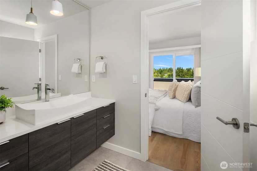 Property photo for 7023 A 35th Avenue Ne, Seattle photo 4