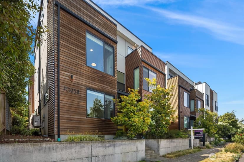 Property photo for 7023 A 35th Avenue Ne, Seattle photo 2