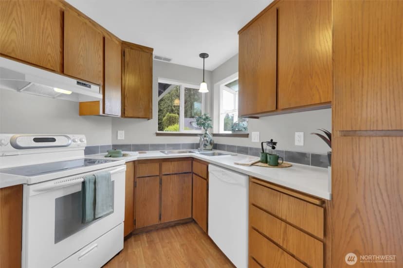 Property photo for 14426 55th Avenue Se, Everett photo 13