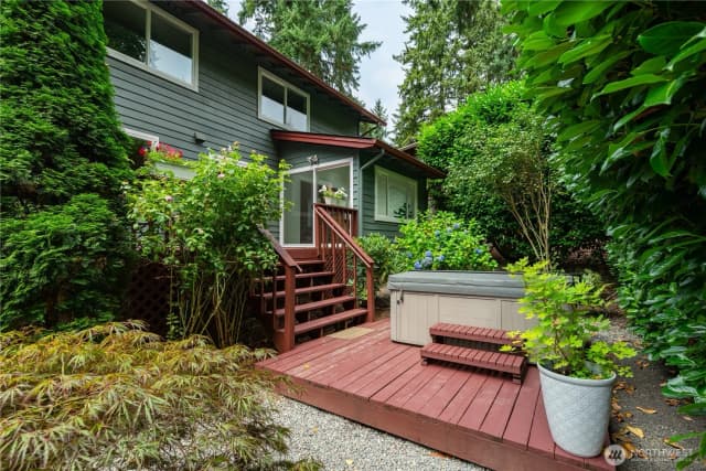 Property photo for 9216 120th Avenue Se, Newcastle photo 2
