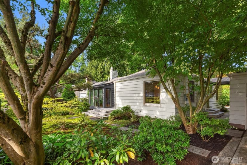 Property photo for 7708 44th Avenue Ne, Seattle photo 2