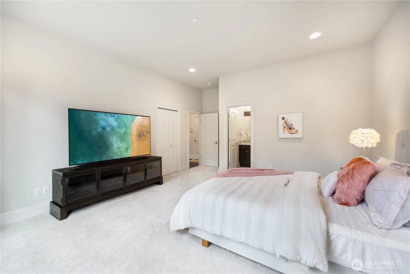 Property photo for 20907 Se 8th Place, Sammamish photo 18