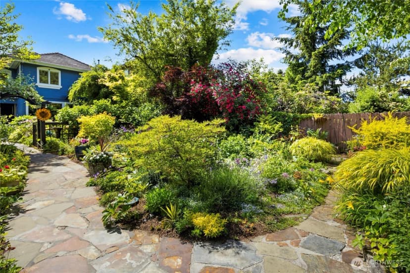 Property photo for 11047 Champagne Point Road Ne, Kirkland photo 37