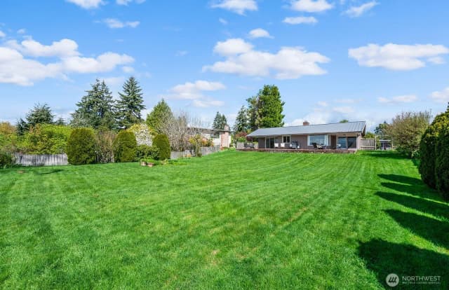 Property photo for 1817 125th Avenue Se, Bellevue photo 2