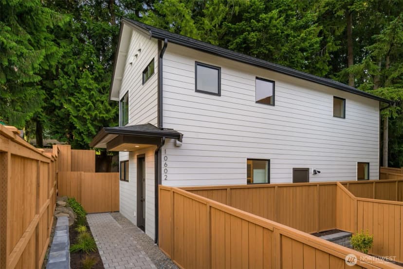 Property photo for 10602 Ne 137th Place, Kirkland photo 21