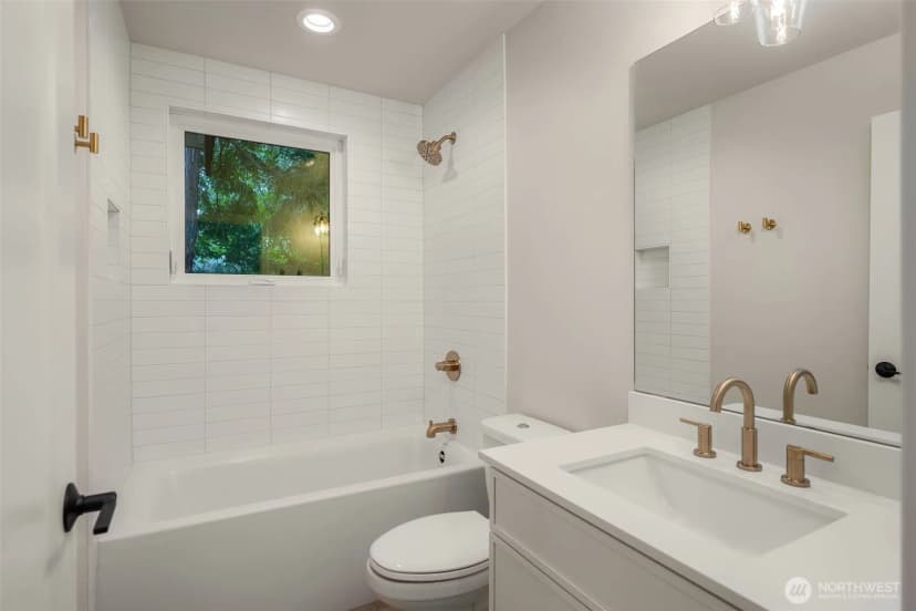 Property photo for 10602 Ne 137th Place, Kirkland photo 15