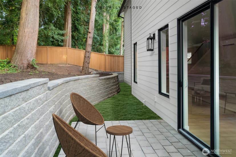 Property photo for 10602 Ne 137th Place, Kirkland photo 12