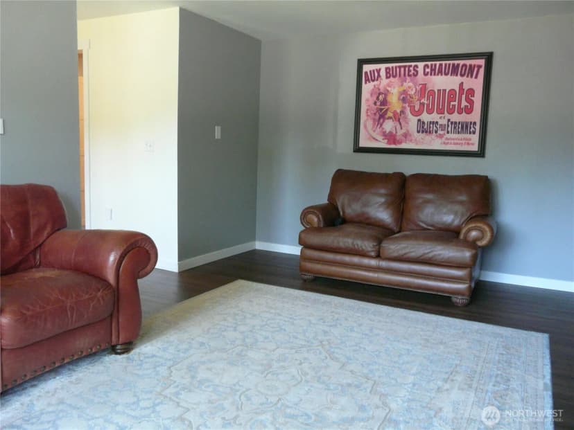 Property photo for 107 Candlewyck Drive W, Lakewood photo 3