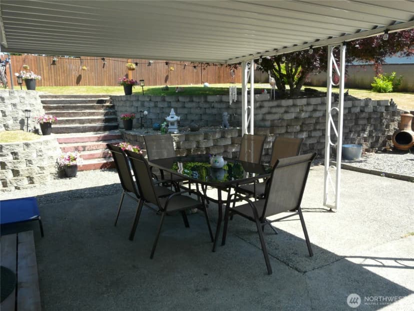 Property photo for 107 Candlewyck Drive W, Lakewood photo 34
