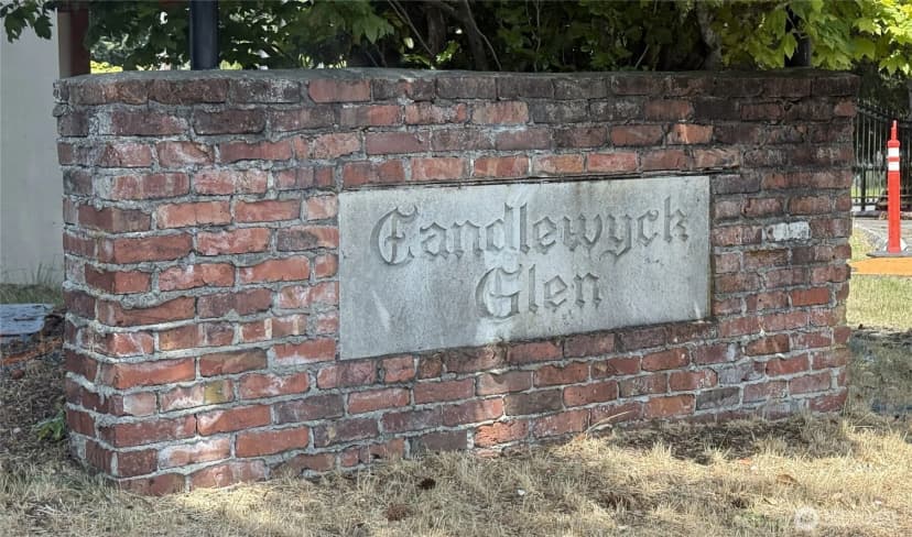 Property photo for 107 Candlewyck Drive W, Lakewood photo 40