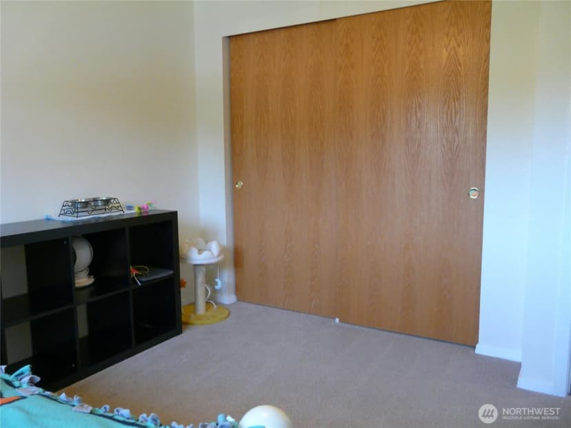 Property photo for 107 Candlewyck Drive W, Lakewood photo 29