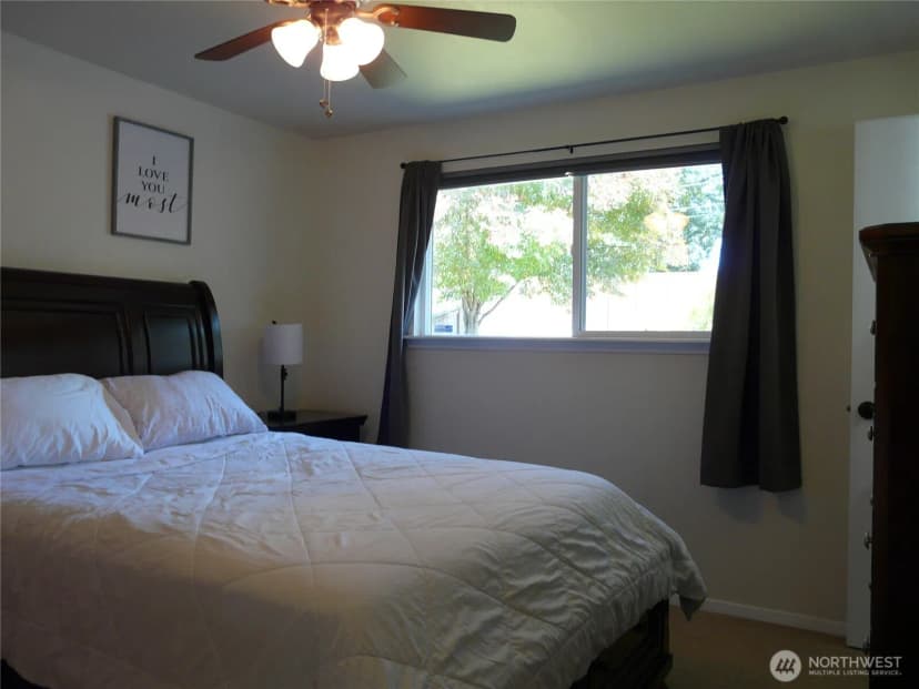 Property photo for 107 Candlewyck Drive W, Lakewood photo 26