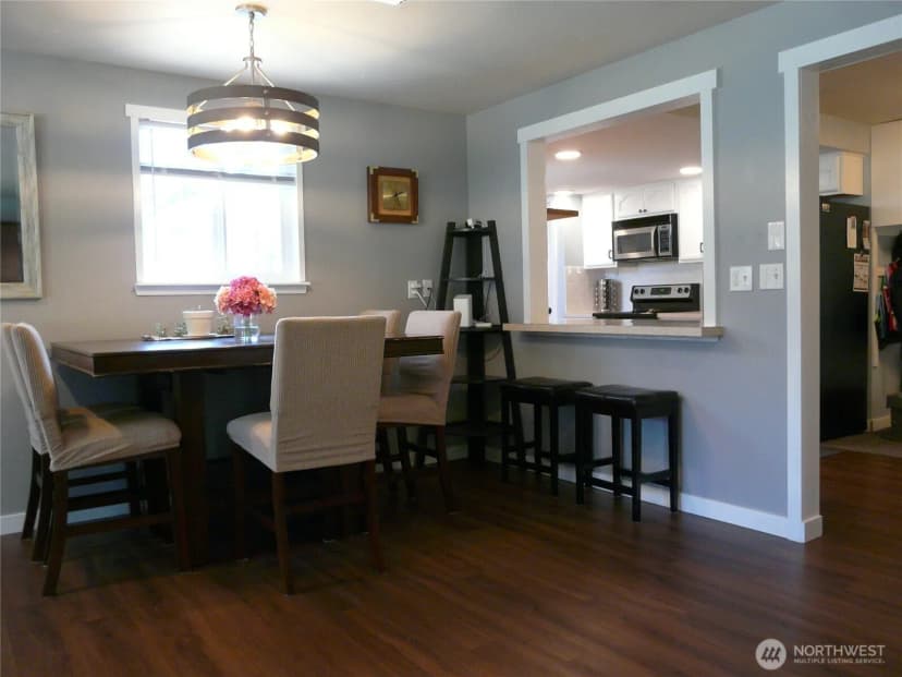 Property photo for 107 Candlewyck Drive W, Lakewood photo 19