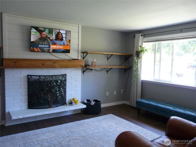 Property photo for 107 Candlewyck Drive W, Lakewood photo 5