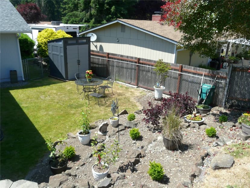 Property photo for 107 Candlewyck Drive W, Lakewood photo 39